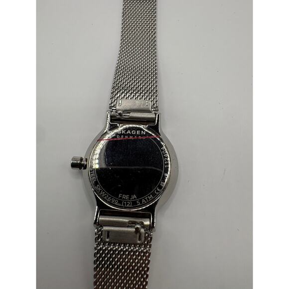 Skagen Denmark Women Watch Silver Mesh Bracelet Crystal Hour Markers Silver